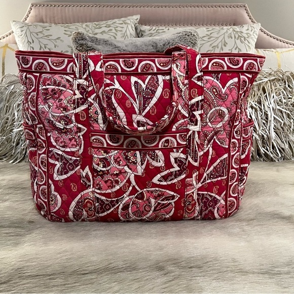 VERA BRADLEY Rosy Posie Large Get Carried Away Tote Pockets Red White Floral - Picture 6 of 13